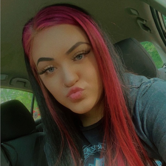 Meet your Posher, Cassidy - Picture 1 of 1